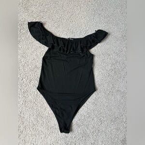 Zara Black Off Shoulder Ruffled Bodysuit Size L‎